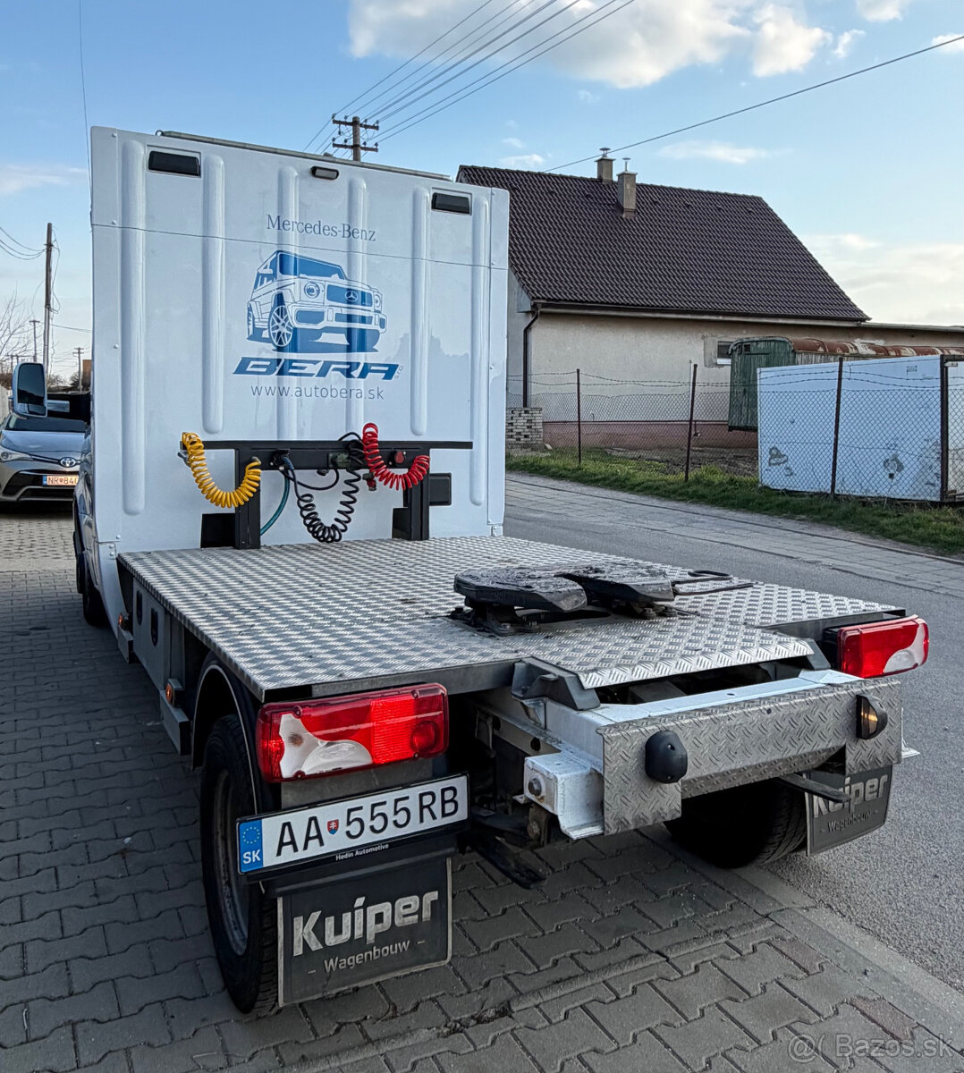 Mercedes-Benz Sprinter 519 - mini ťahač so spaním - 9
