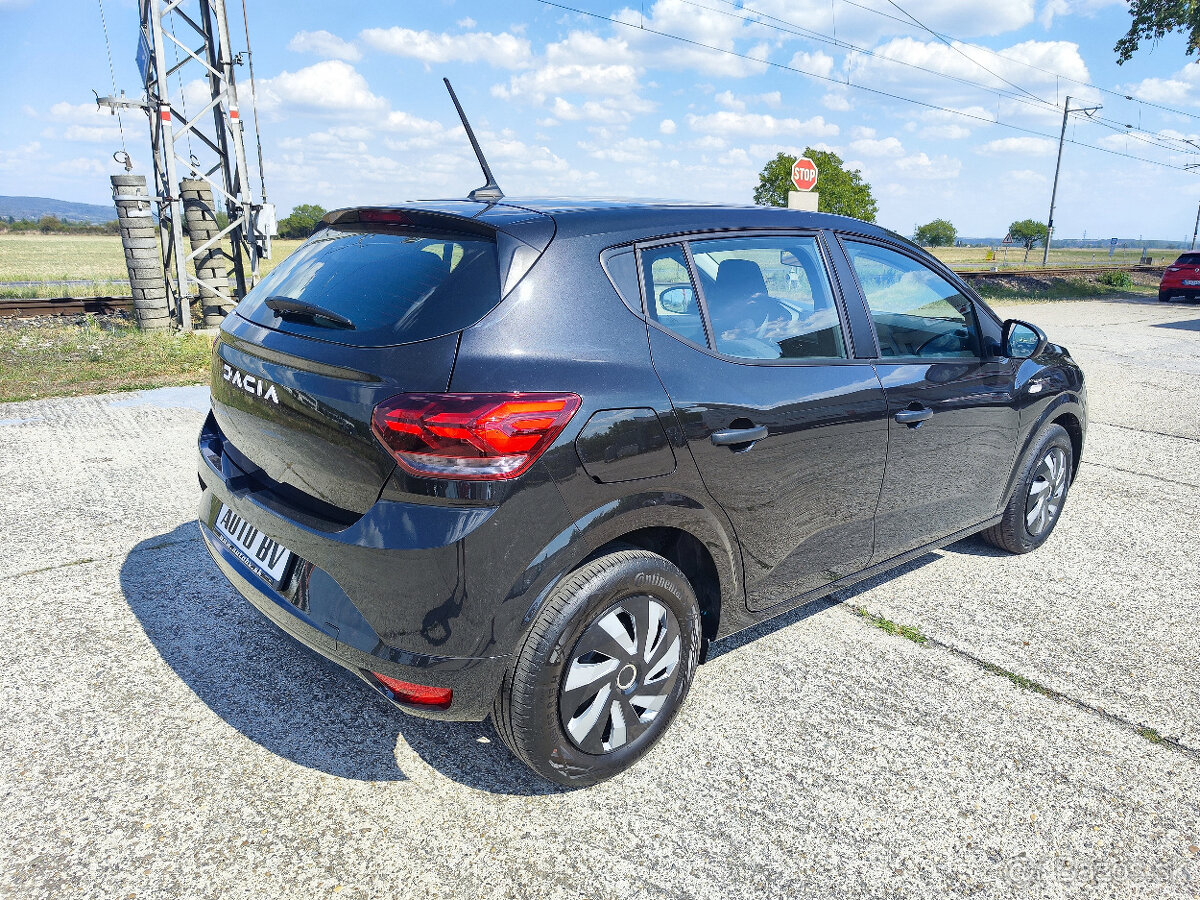 Dacia Sandero 1.0 - 9