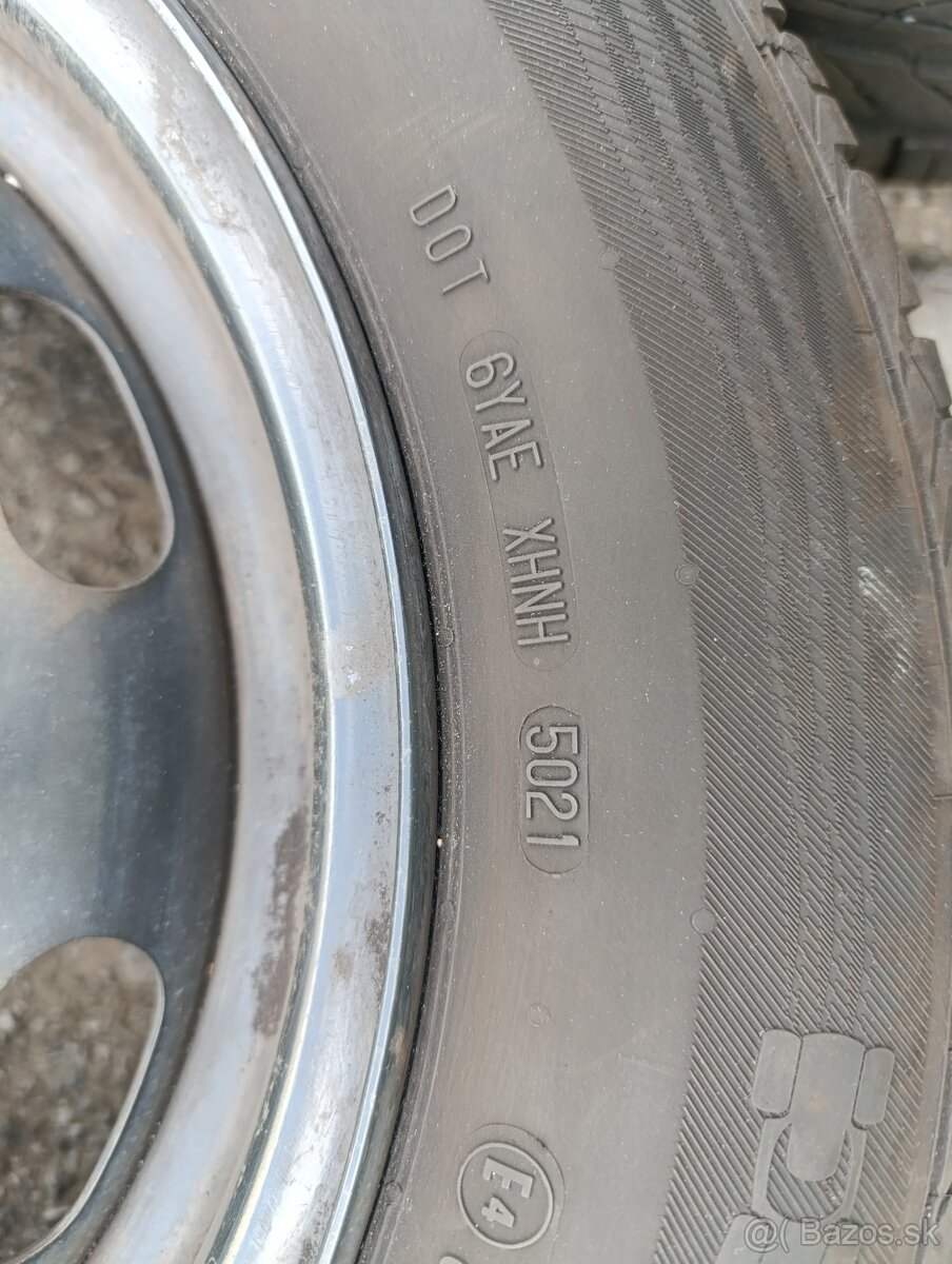 Predám letné pneumatiky na diskoch Peugeot 307 - 9