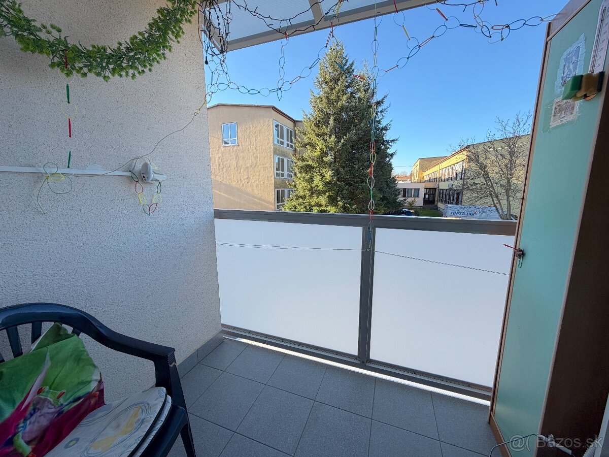 Výhodná cena - 3 izbový byt s balkónom - 9