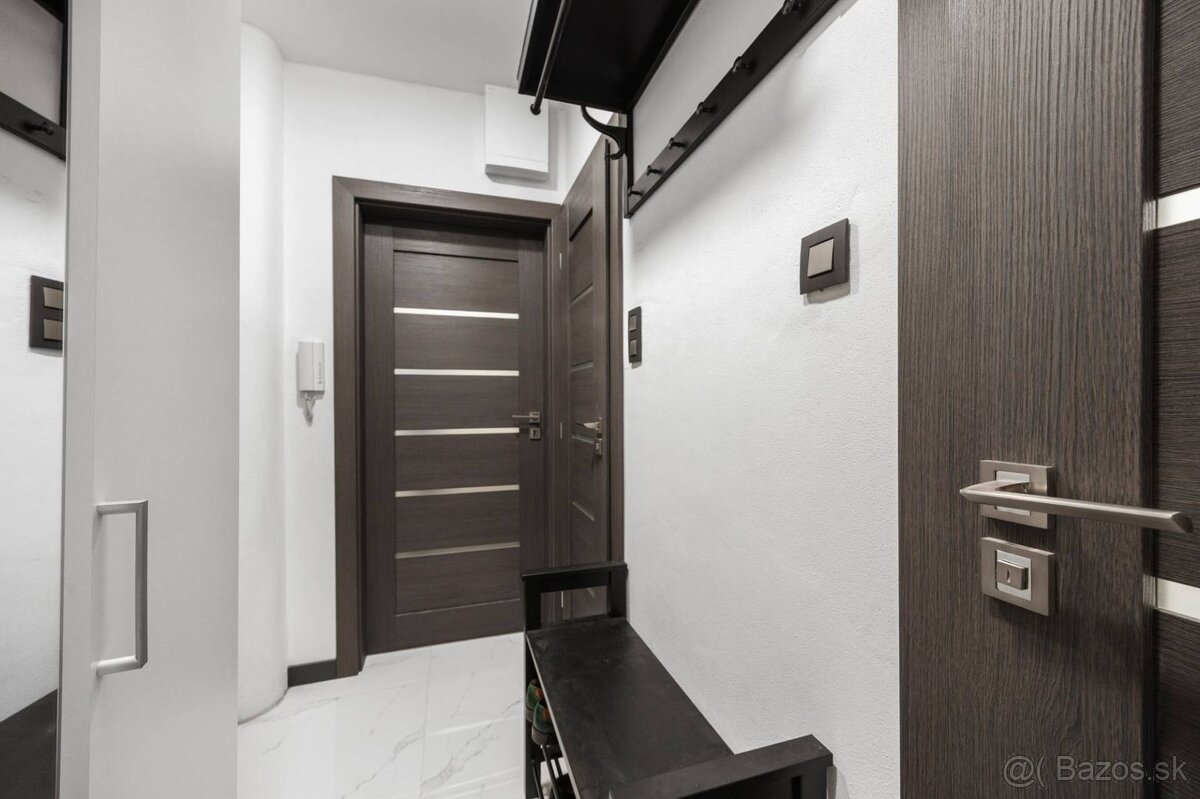 NA PRENÁJOM: Kompletne zariadený 1-izbový byt, Hodálova, BA - 9