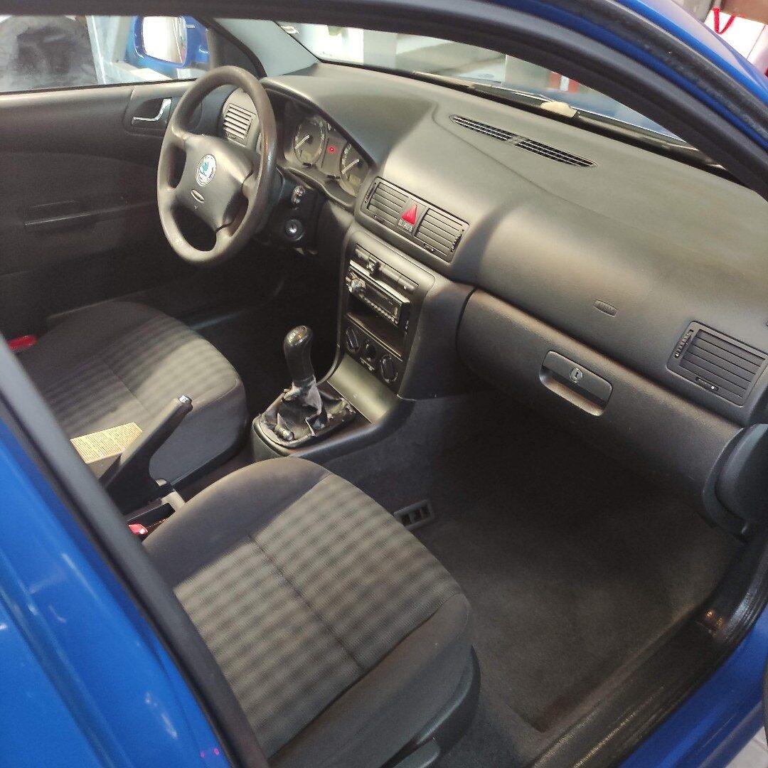 Škoda Octavia combi LPG Tour Modrá - 9