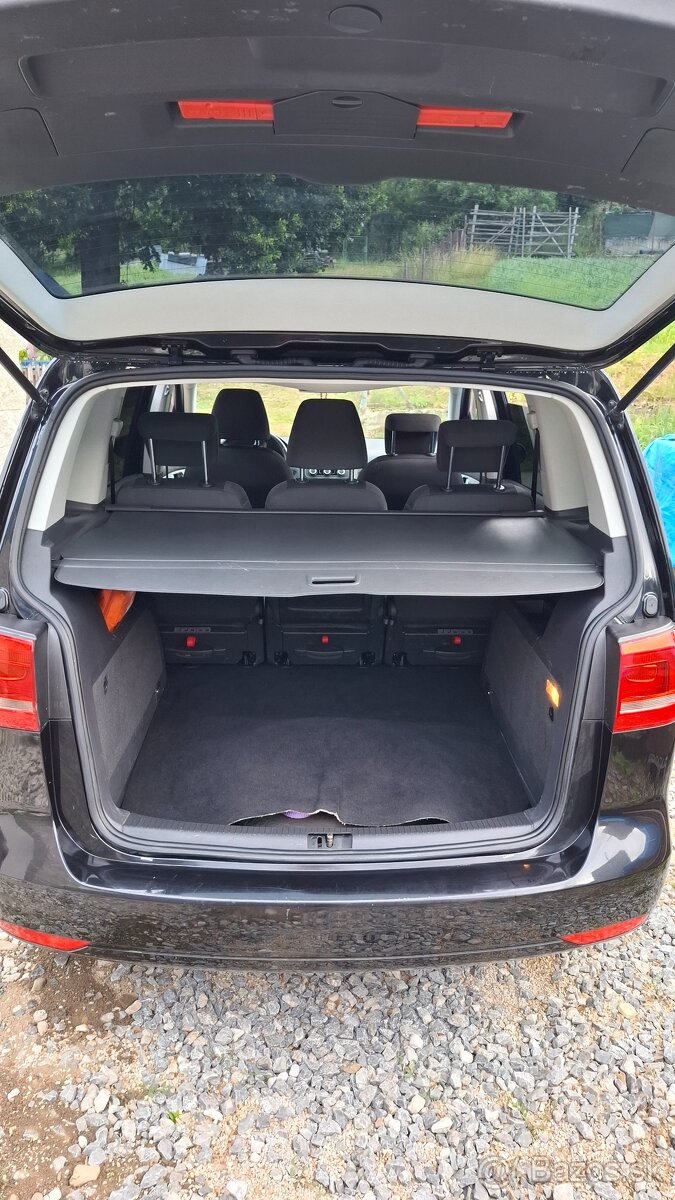 Volkswagen Touran - 9