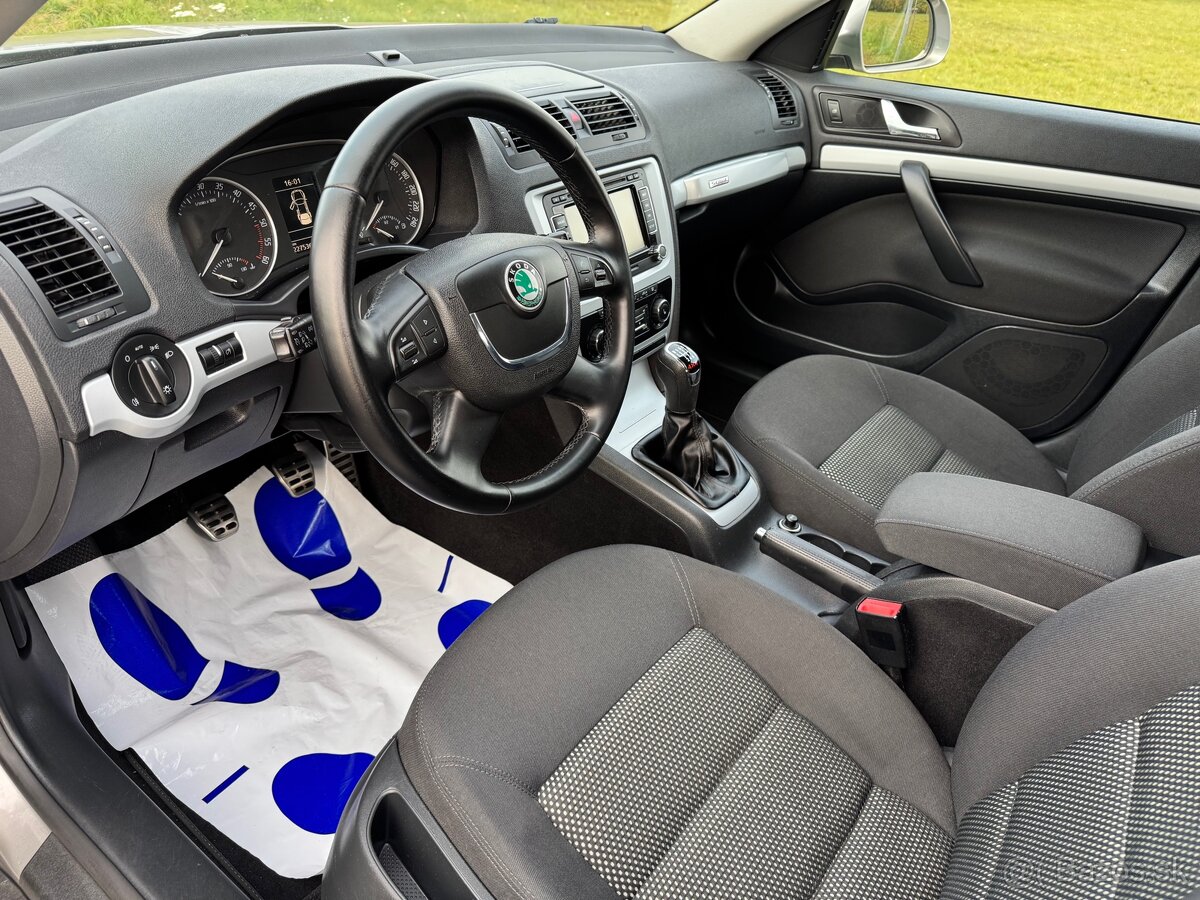 Škoda Octavia Combi II 2.0 TDI CR 4x4 SCOUT - 9