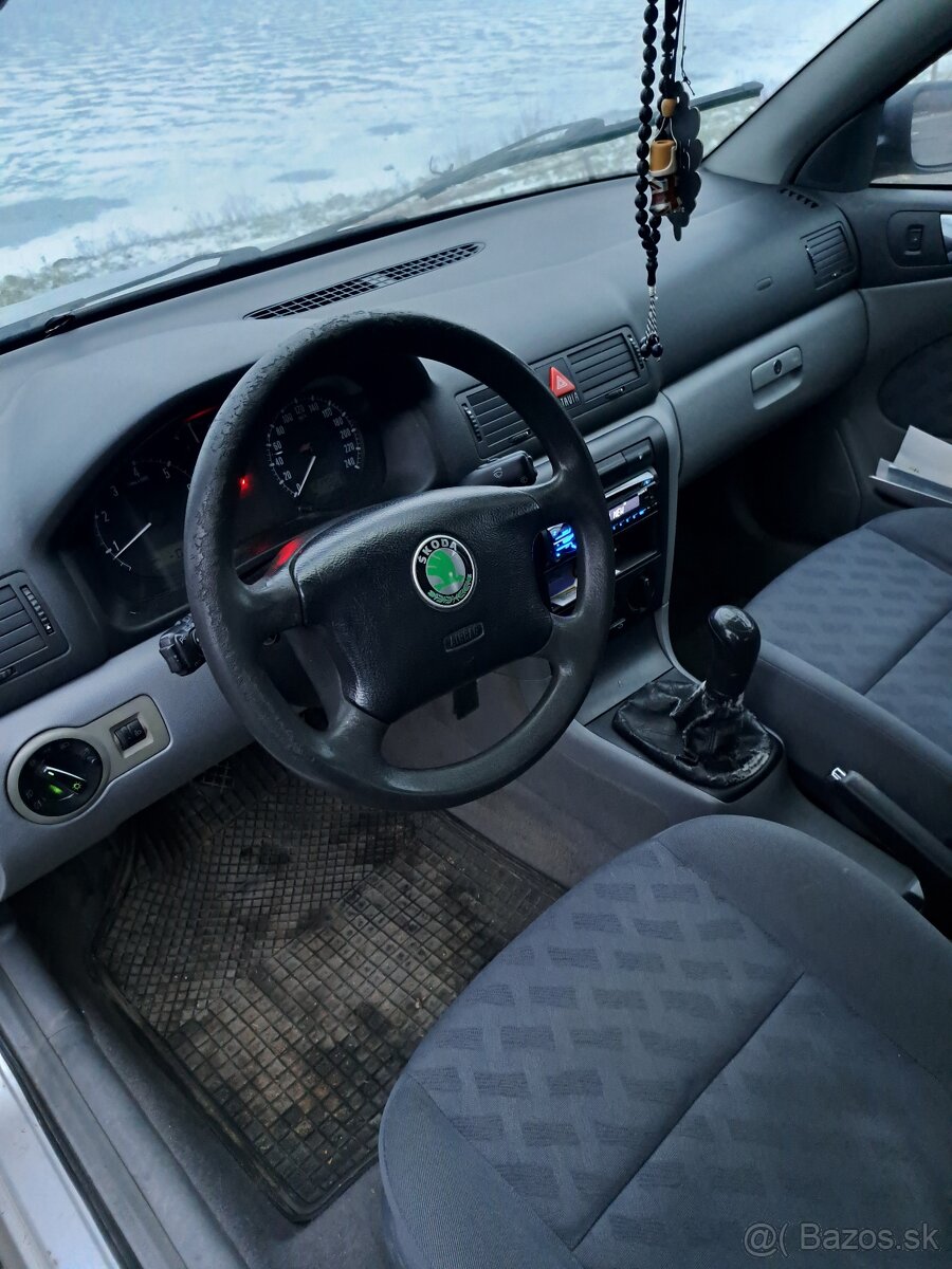 Škoda octavia 1 2.0 - 9