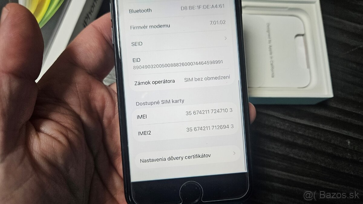 Apple iPhone SE 2020 tmavý 64GB - 9