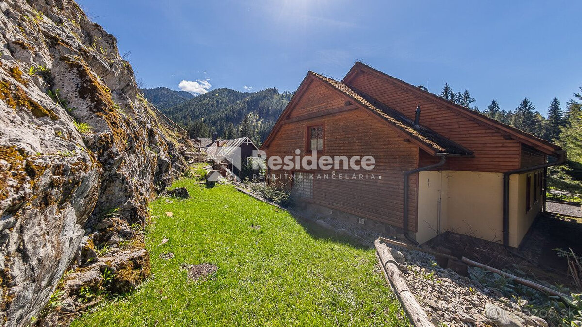 Zabehnutý penzión neďaleko Jasnej s veľkým pozemkom - 9