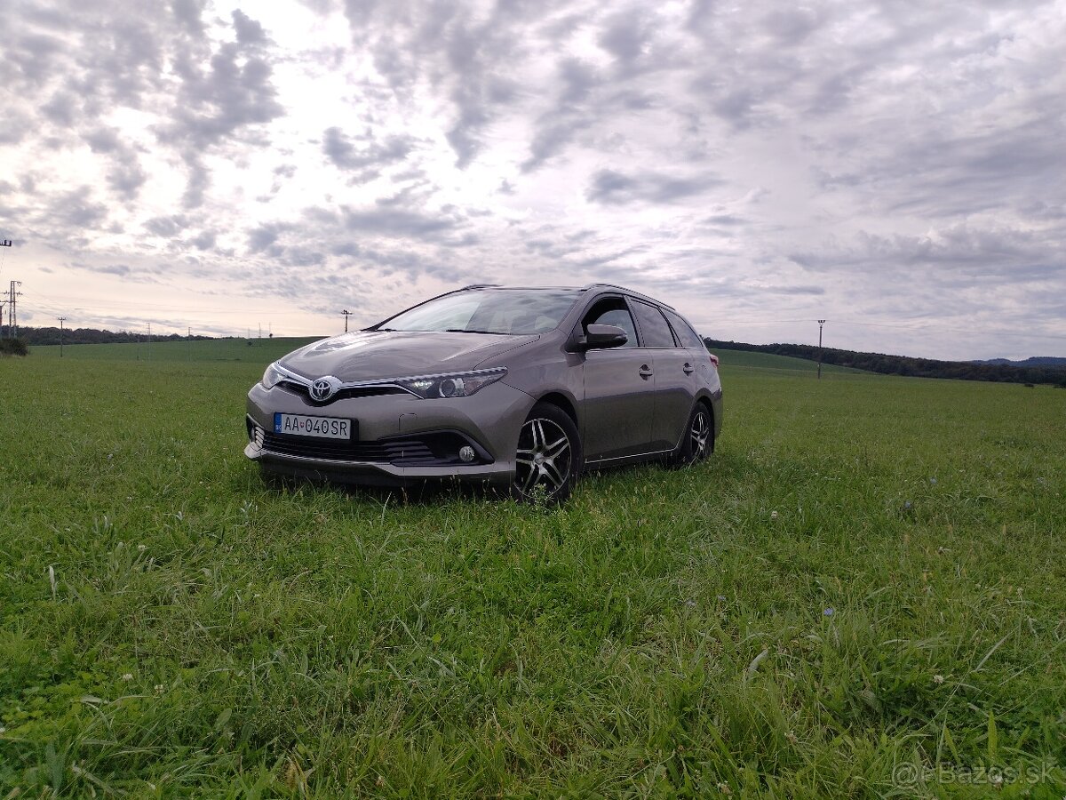 Toyota Auris Sport Touring - 9