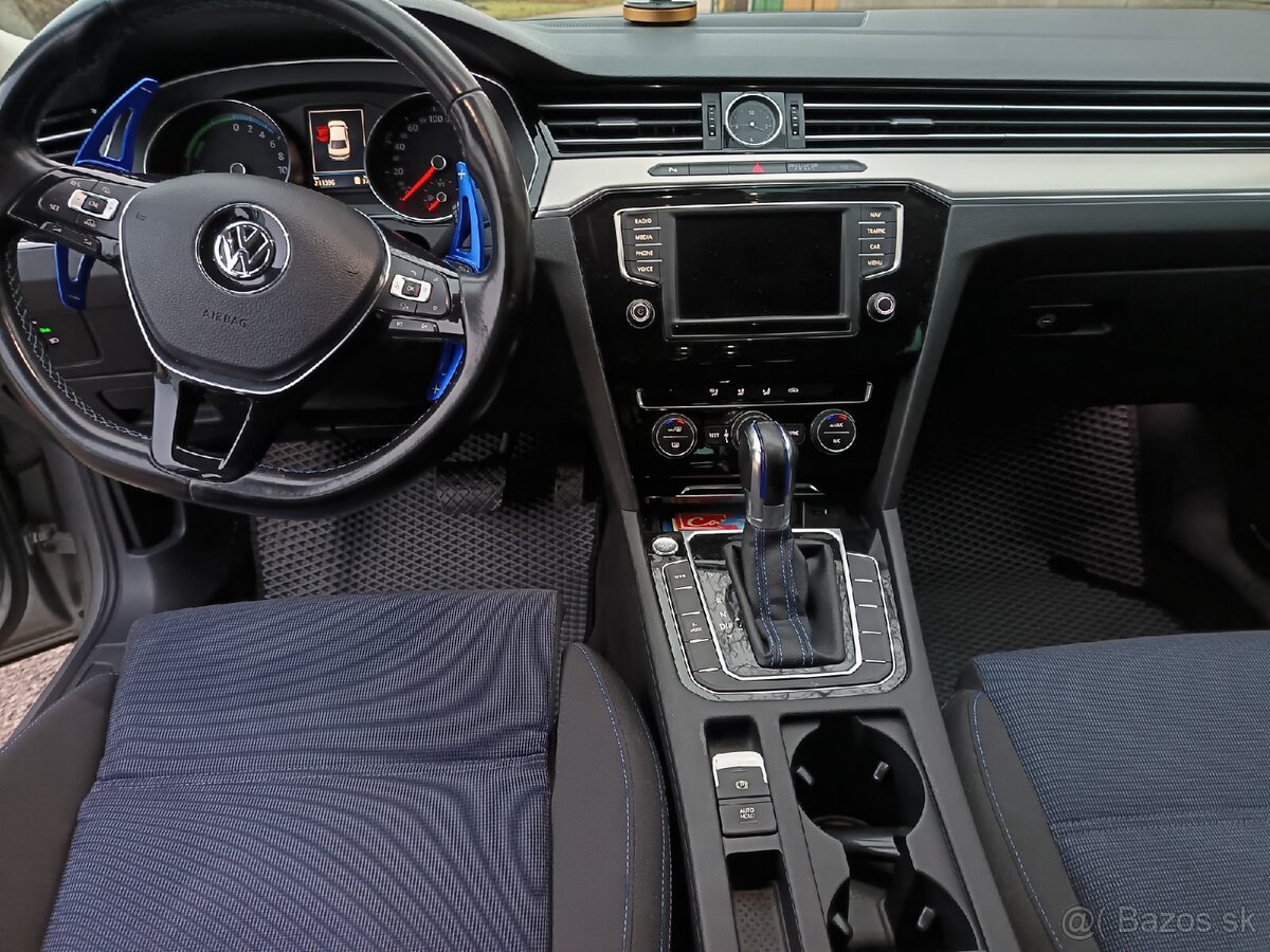 Predám Passat B8 GTE Hybrid r.v. 2017 - 9