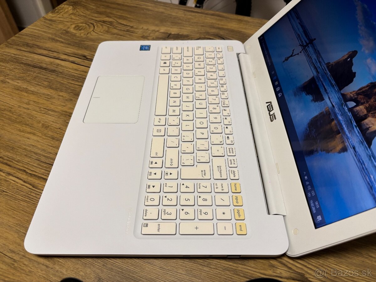 15.6/Asus Notebook/4GB RAM/320GB SSHD/Intel HD 2GB Graf - 9