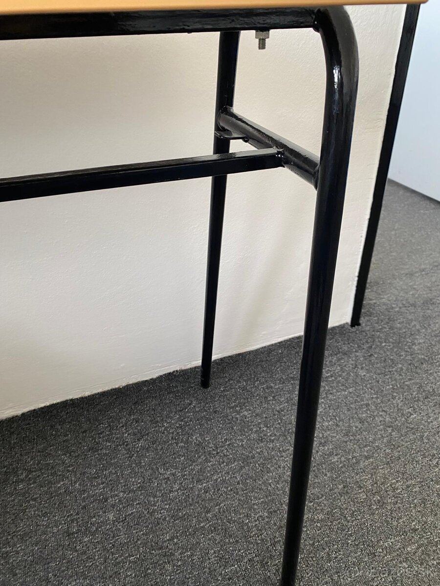 Lavice, stôl a stoličky - 9