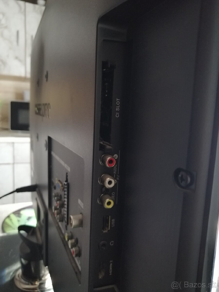 LCD TV HANNSPREE - 9