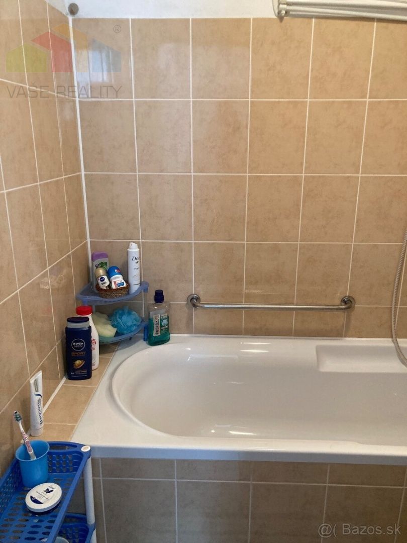 ZNÍŽENÁ CENA - Predaj 3 - izbový moderný byt s dvomi balkón - 9