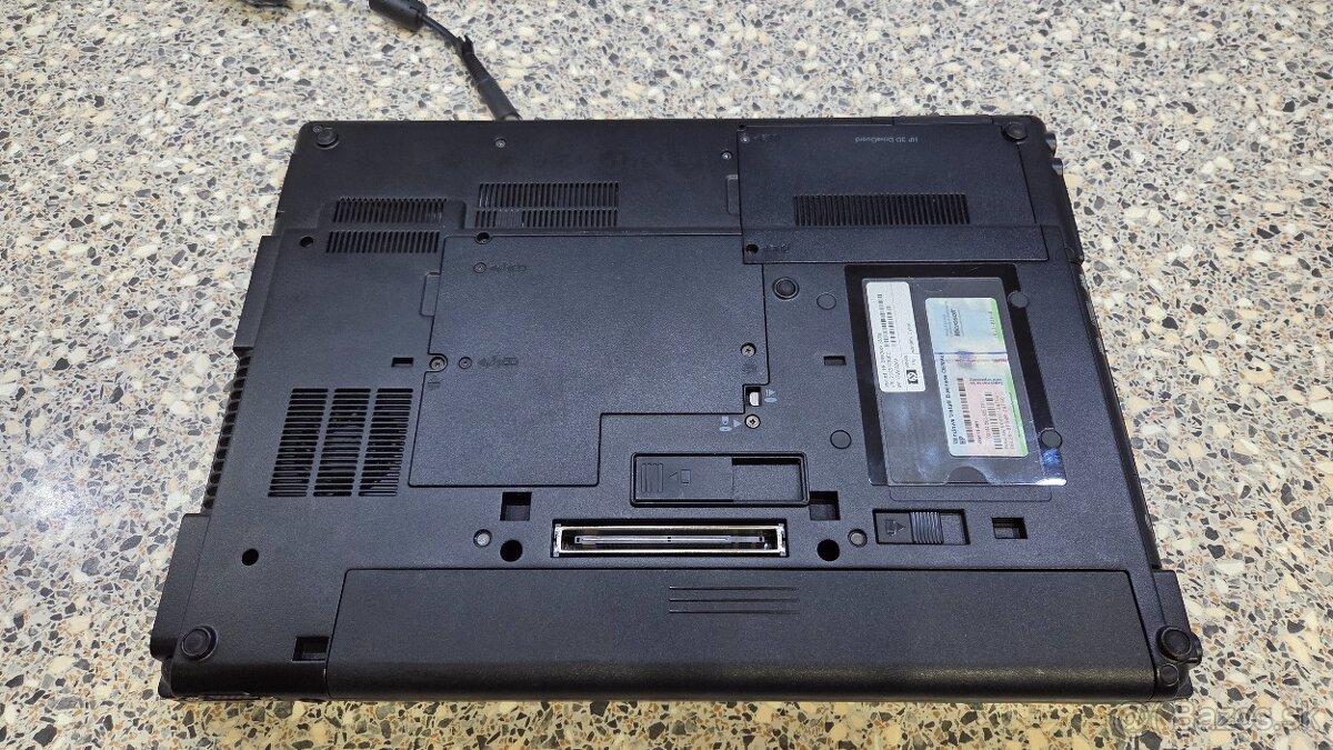 Predam HP laptop v krasnom stave, 2 jadro, 4GB RAM, SSD - 9