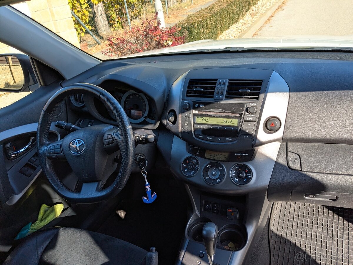 Toyota Rav4 4x4 2.0 benzín 116kW 1. majiteľ. automat - 9