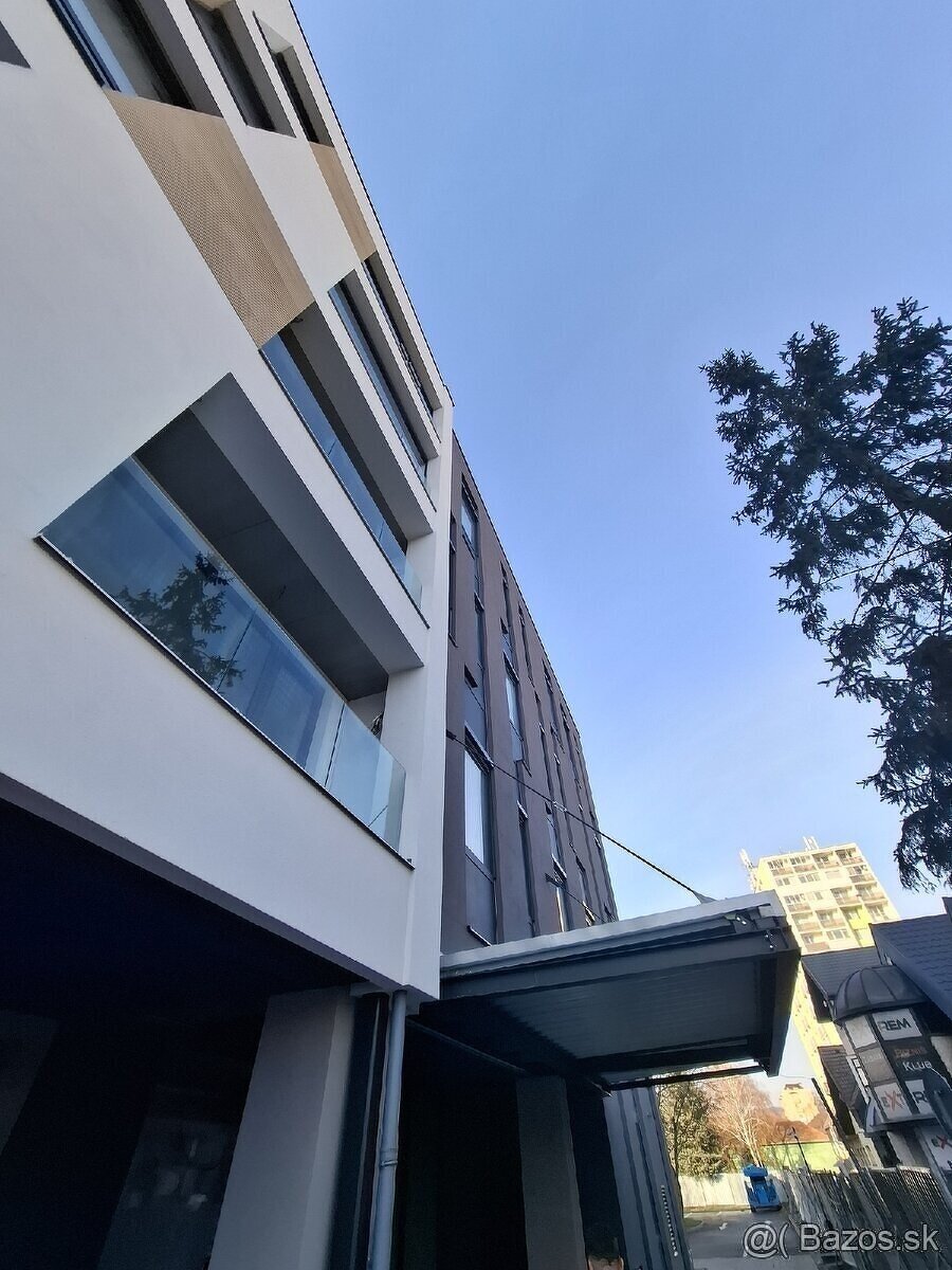 Výborná lokalita-Central - OBCHODNÉ PRIESTORY NA PRENÁJOM - 9