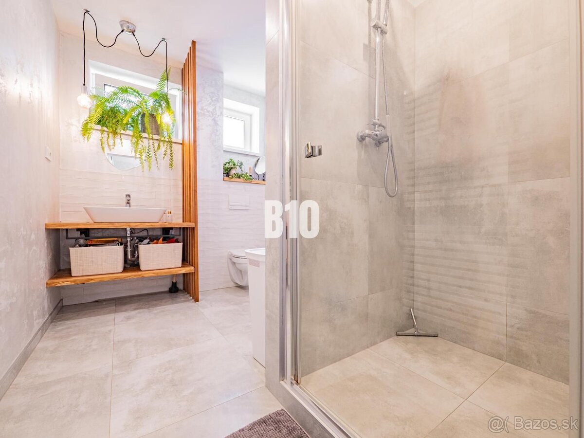 PRIESTRANNÝ rodinný dom v TOP lokalite NITRA - ZOBOR - 9