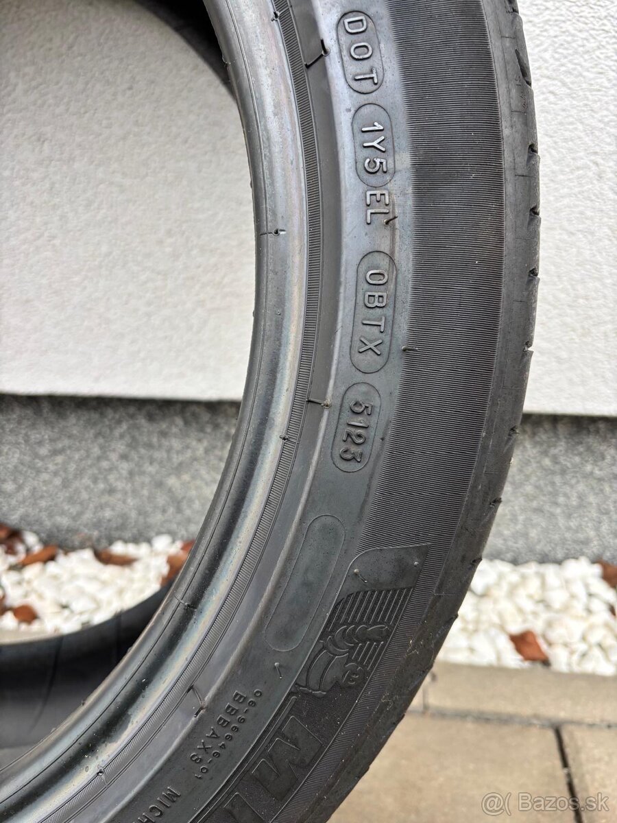 235/45 R18 Michelin - 9