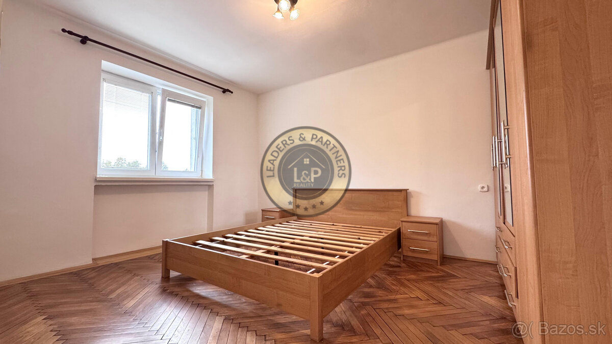 PREDAJ- 2iz. byt s balkónom v Hlohovci na ulici R. Dilonga - 9