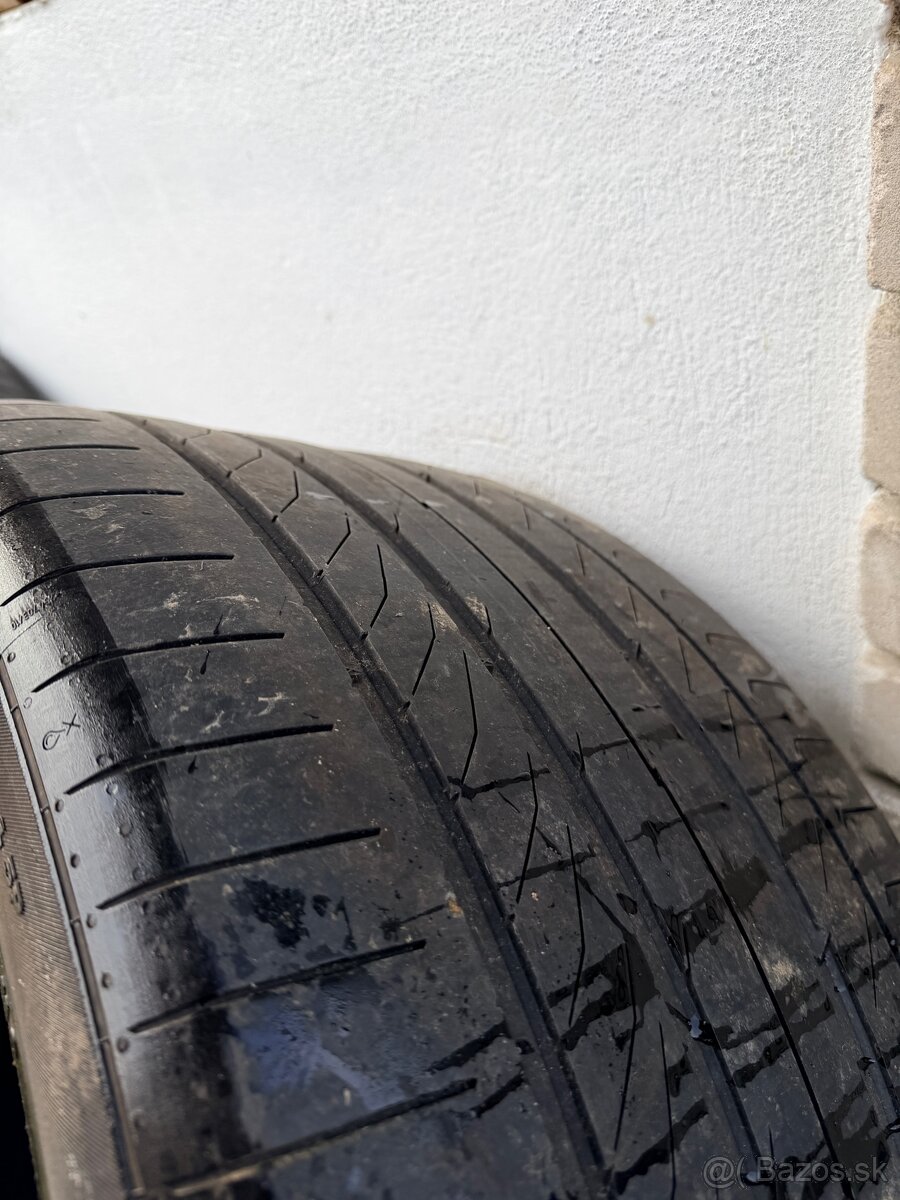 Continental305/40 ZR20 - 9