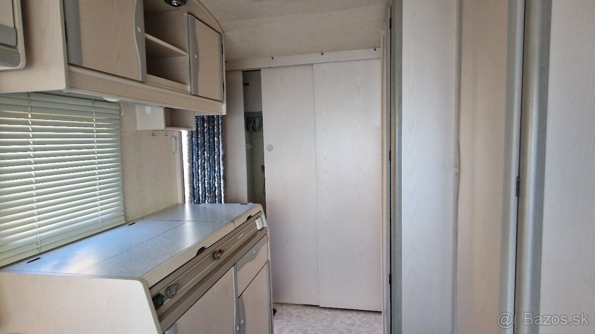 karavan Adria 390 4miest 795/1100kg, .,poschodová posteľ - 9