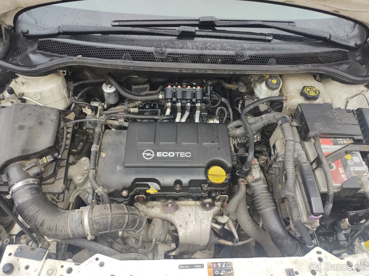 OPEL ASTRA SPORT TOURER - 9