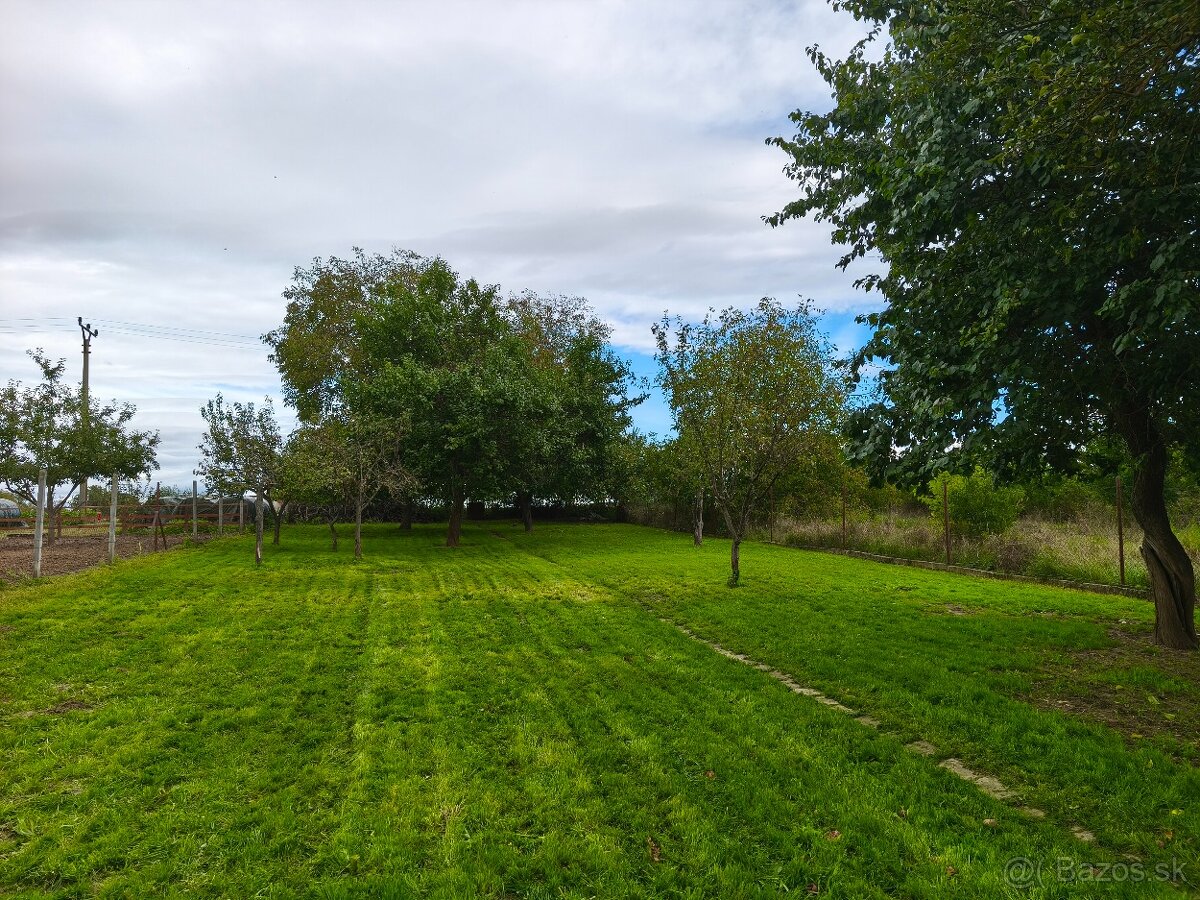 Horné Štitáre - vidiecky rodinný dom s veľkou záhradou 1331m - 9