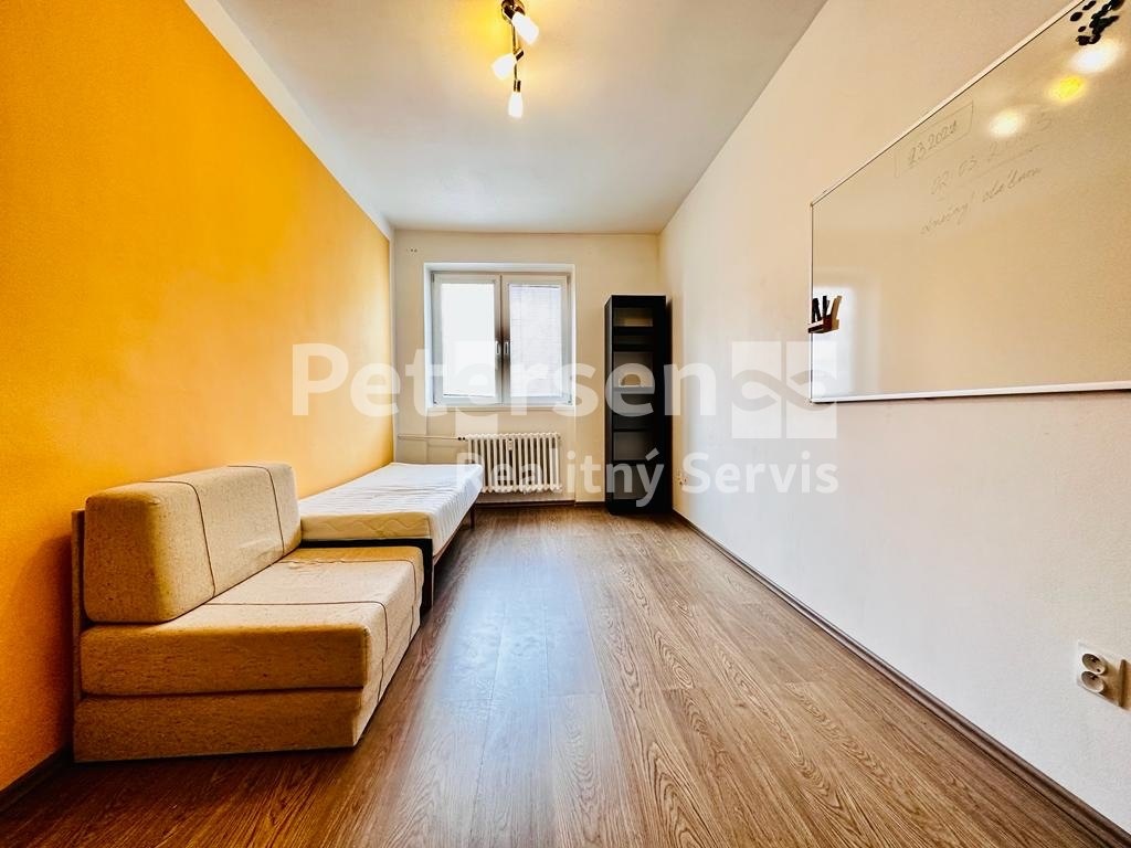 NA PRENÁJOM 3-IZBOVÝ BYT S BALKÓNOM, UL. TYRŠOVO NÁBREŽIE - 9