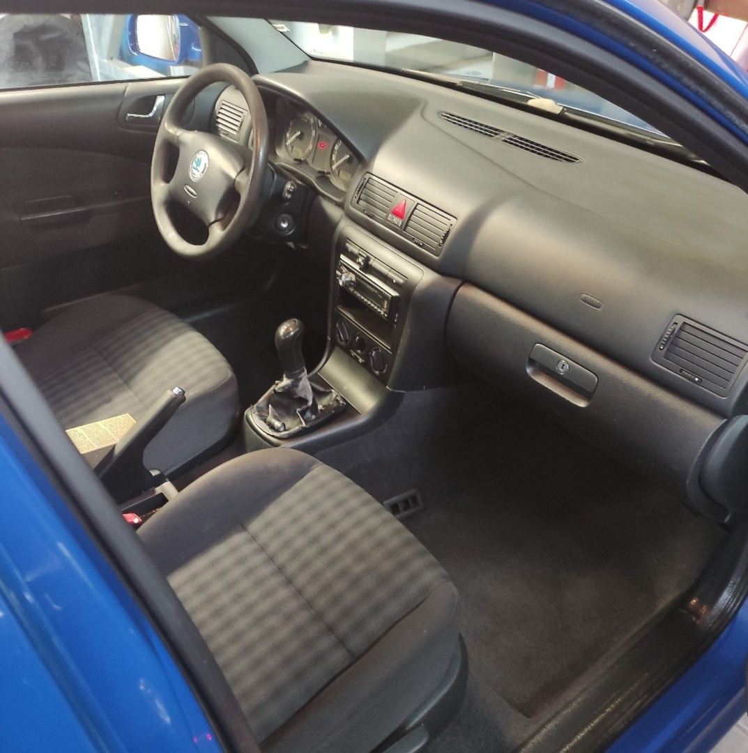 Škoda Octavia combi LPG Tour Modrá - 9