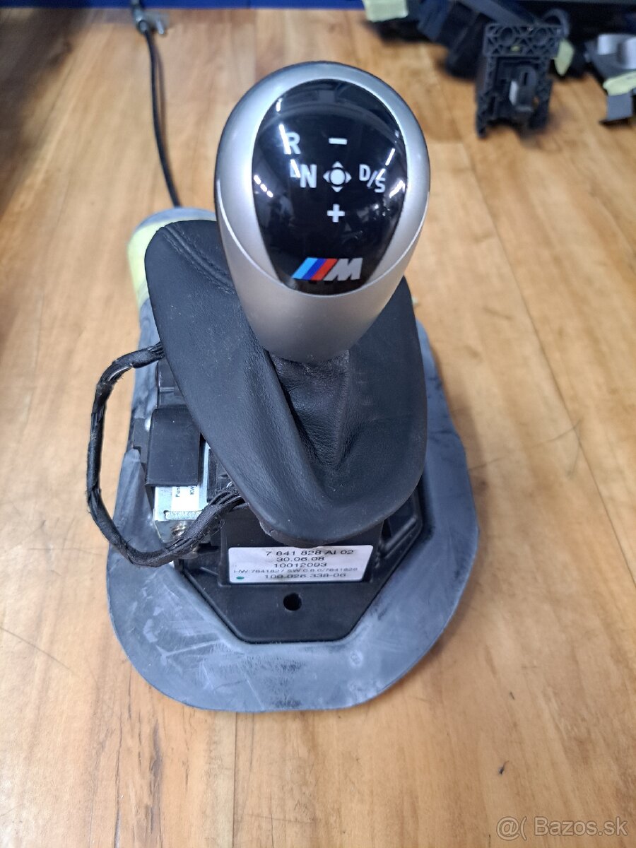 BMW M3 Cabrio E92 diely - dvere, strecha, radiaca páka - 9