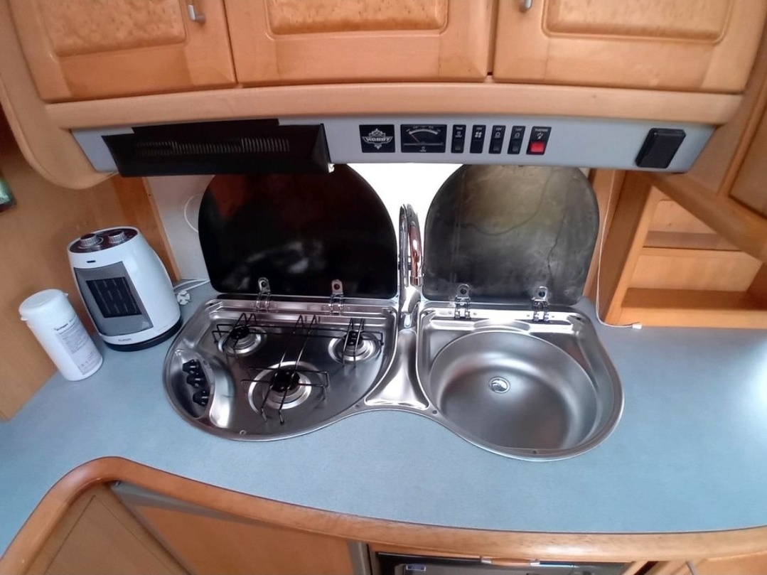 Karavan obytný prives hobby prestige - 9