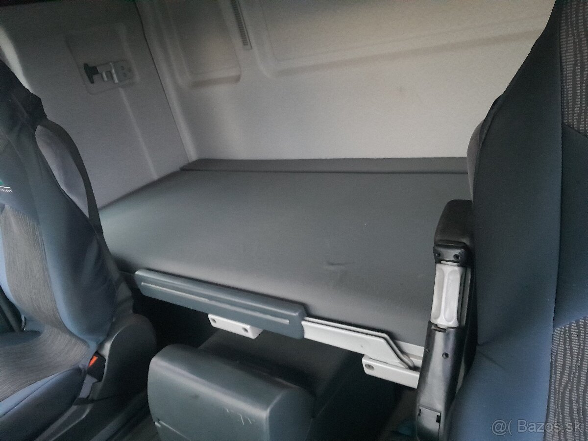 Man hakový nosič kontajnerov - 9