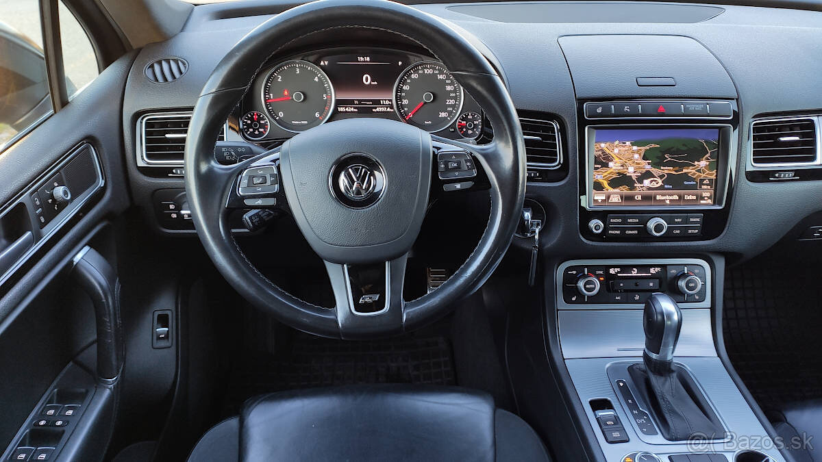 VW Touareg 3.0 V6 TDI 4 Motion - 9