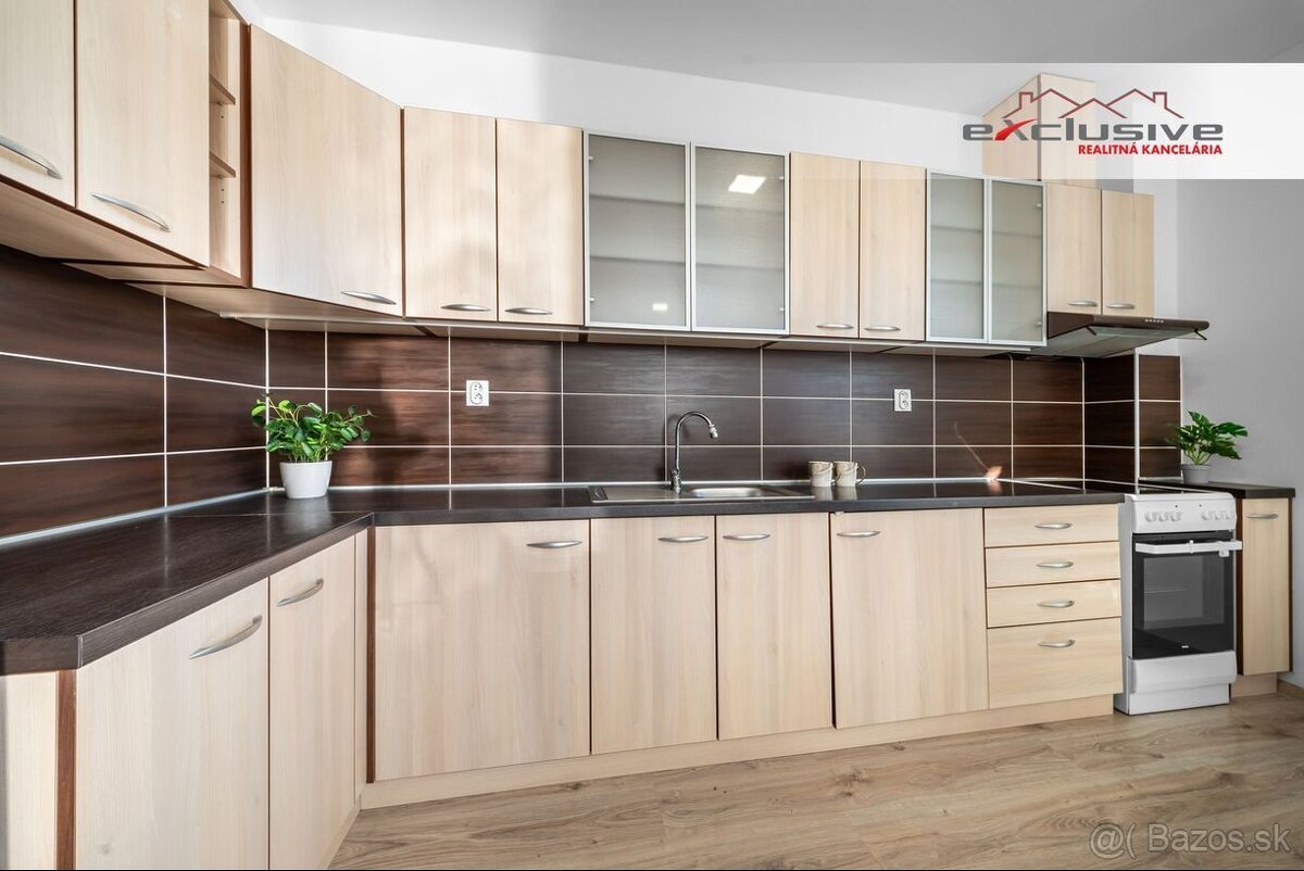 3 IZBOVÝ BYT - ANTONA PRÍDAVKU, 64 M2, BALKÓN, PARKOVACIE ST - 9