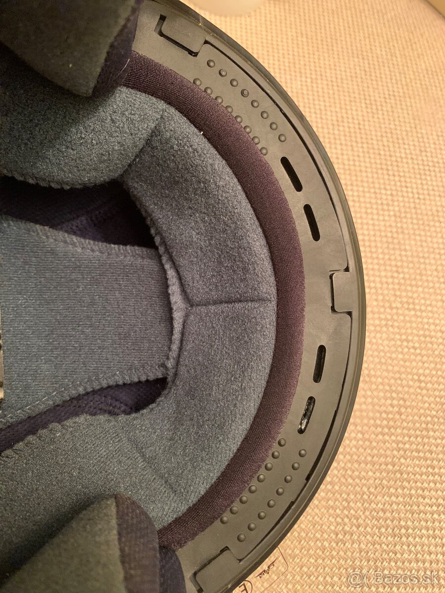 Predam kvalitnu prilbu TAYGA na motocykel-alebo kolobezku - 9