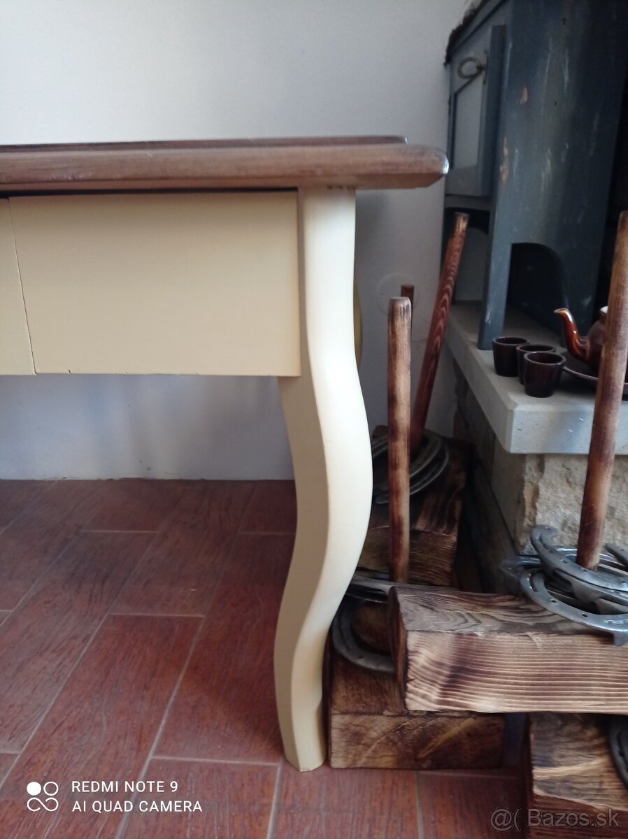 Masivny restaurovany stol - 9