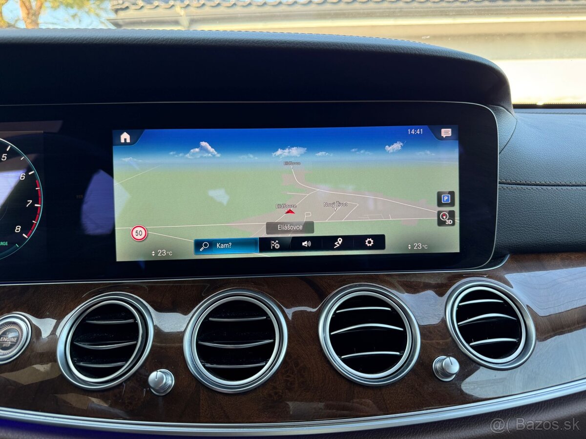 Mercedes-Benz E trieda Sedan - 9