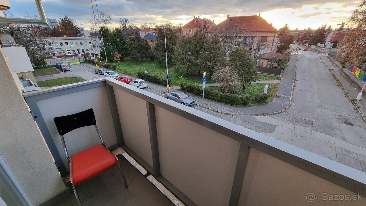 Slnečný 2 izb. byt v centre Trnavy - 59m2 - 9