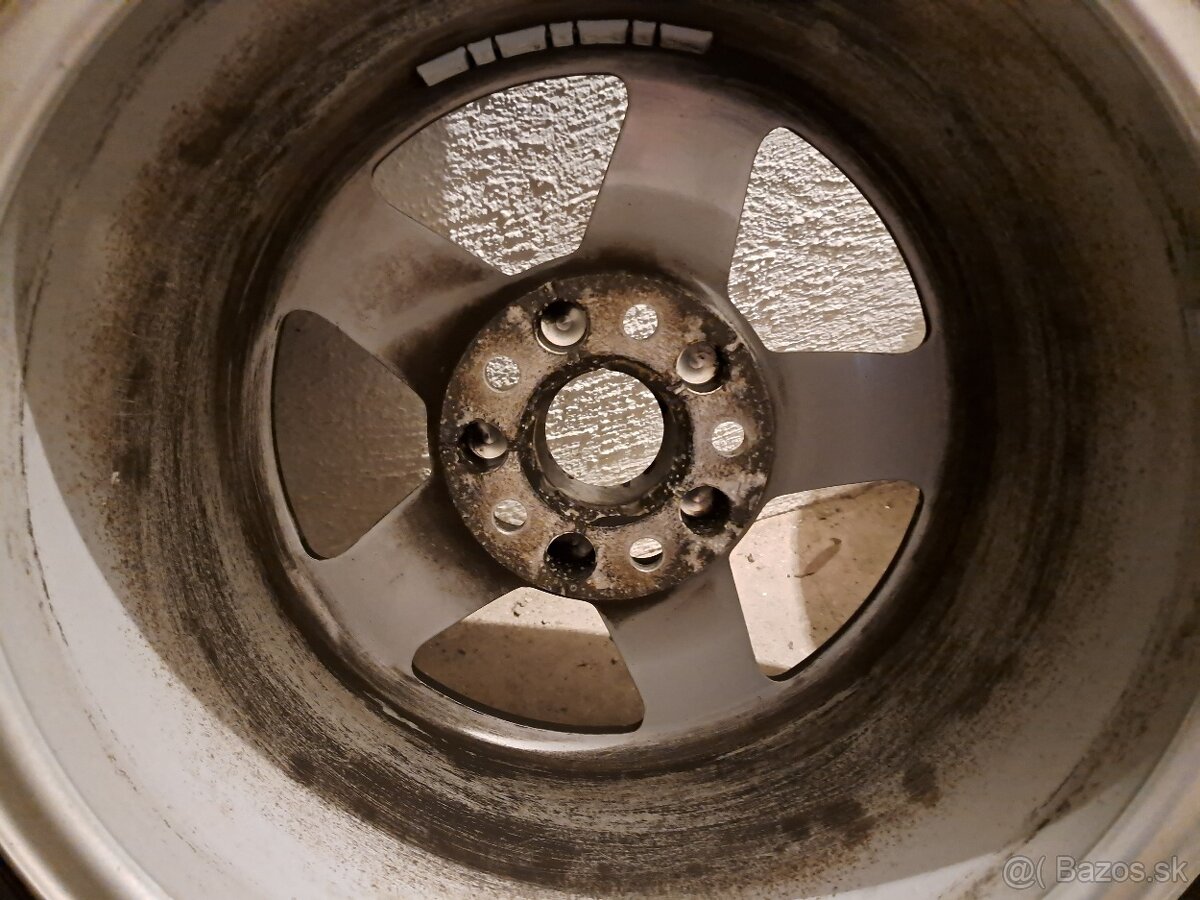 Predám Zimnú sadu na Audi A4 16" tky, 205/60/16 - 9