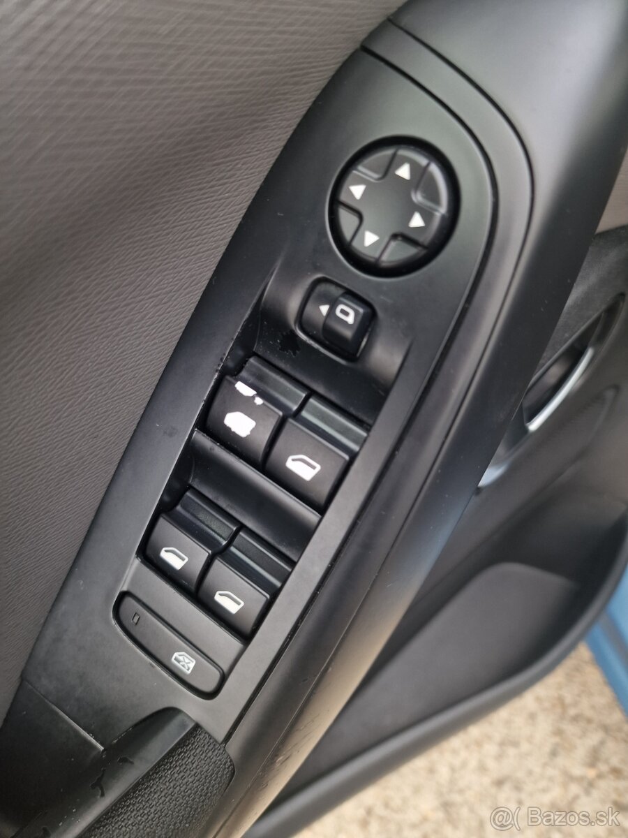 Citroën C4 Picasso eHDi 115 Seduction 85KW SR 1majiteľ Plná - 9