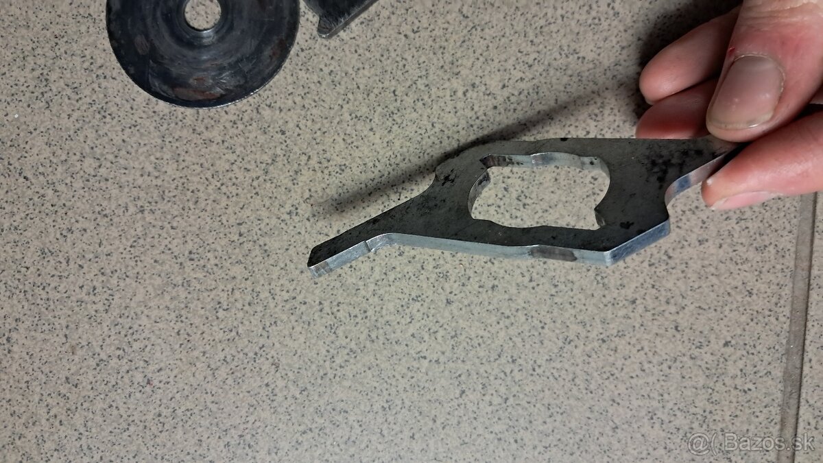 Náhradné diely - 9