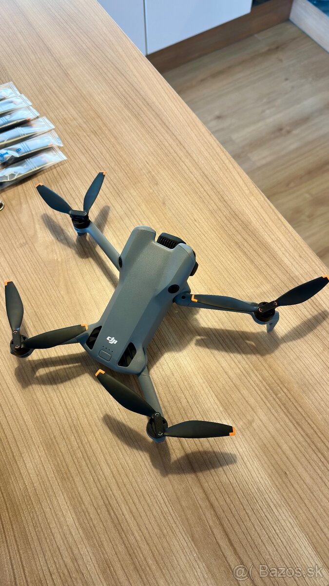 DJI Mini 5 Pro Fly More Combo (RC2) - 9