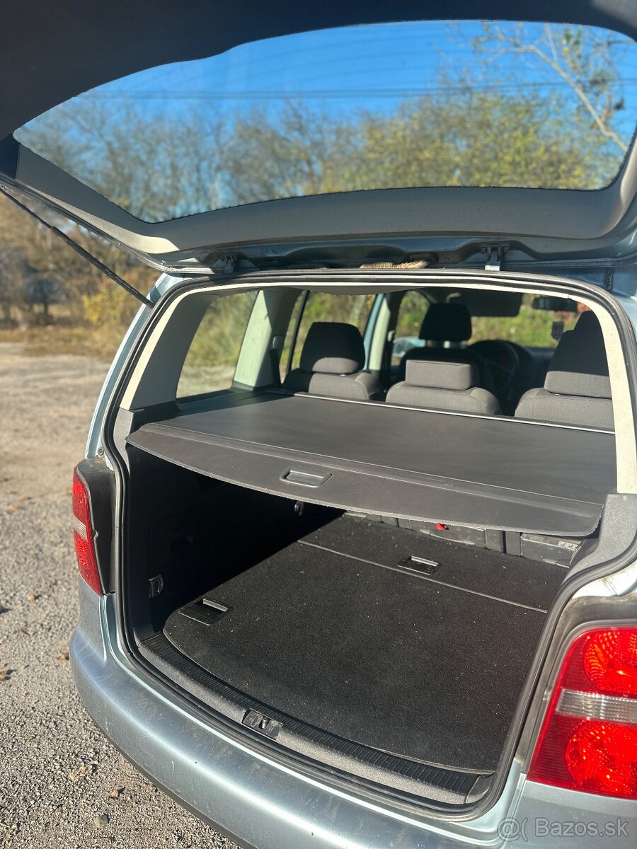 Volkswagen Touran 1.9 tdi 77kw - 9