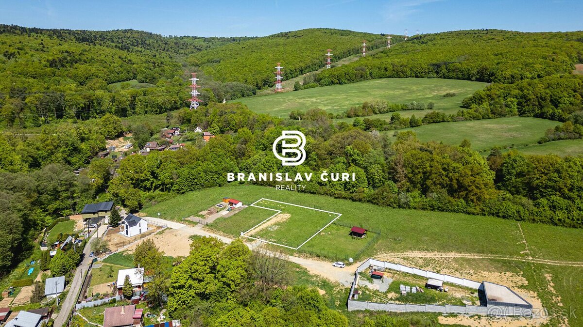 NA PREDAJ POZEMOK V MYSLAVE - 9