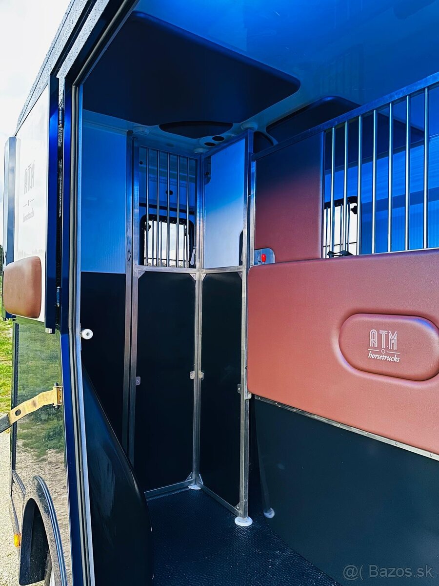 Prepravník koní Renault Master 5-miestny ATM / Automat NOVE - 9