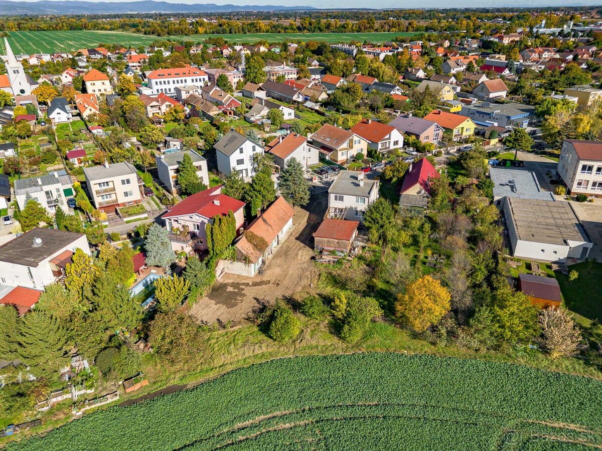 ŠPORTOVÁ ul. - STAVEBNÝ POZEMOK V POKOJNEJ ČASTI OBCE - 9