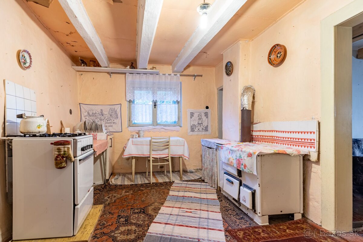 REZERVOVANÝ 200 ROČNÝ RODINNÝ DOM V MESTE VRANOV NAD TOPĽOU - 9