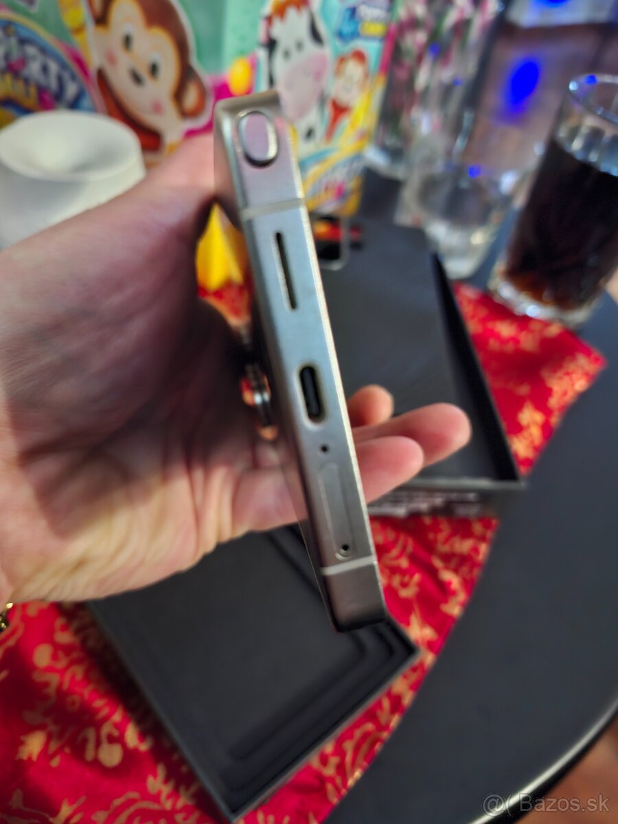 Predám Samsung S 25 ULTRA 12/256 ZARUKA - 9