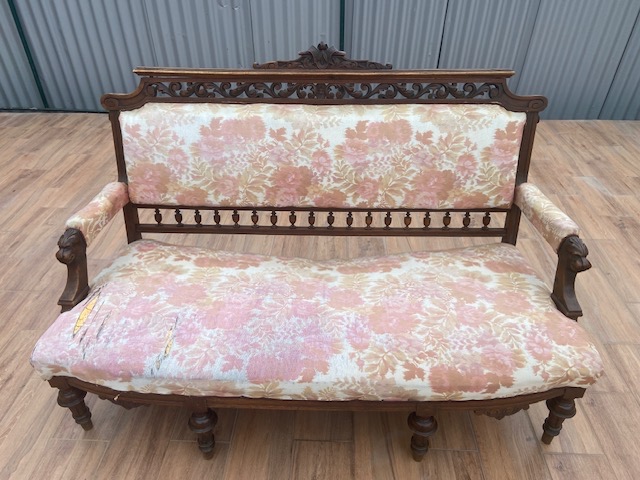 Predám starožitný nabytok . Sofa a stolík - 9