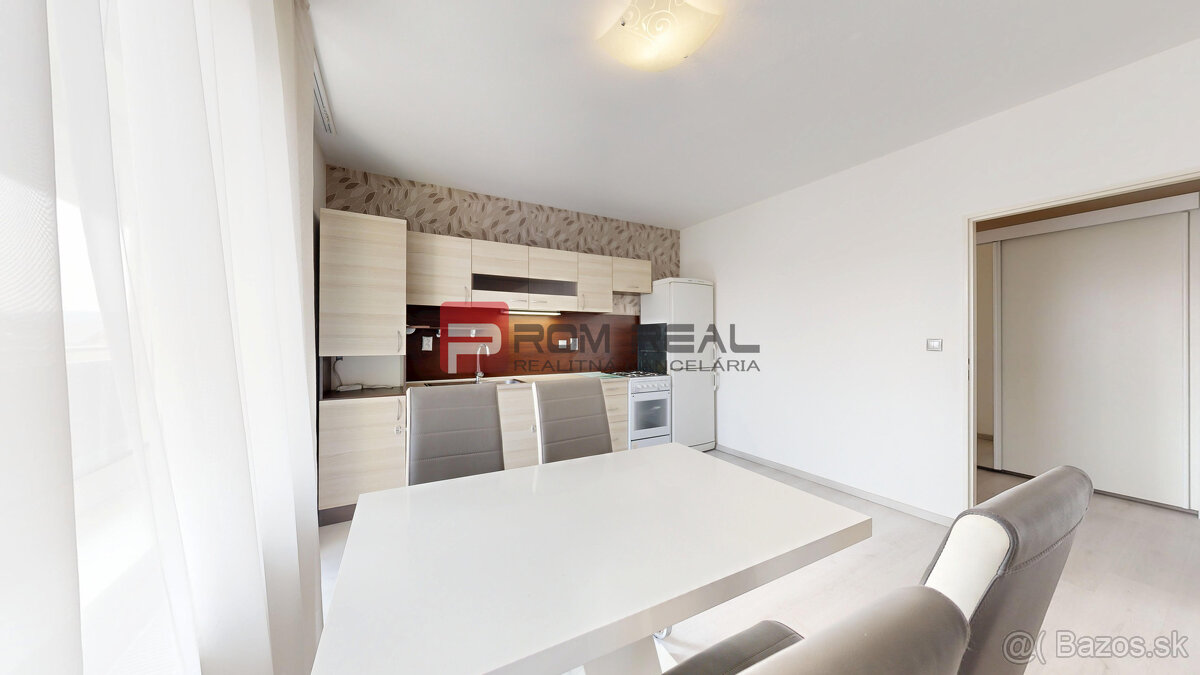 PREDAJ 4 izbový byt 2 balkóny - 9